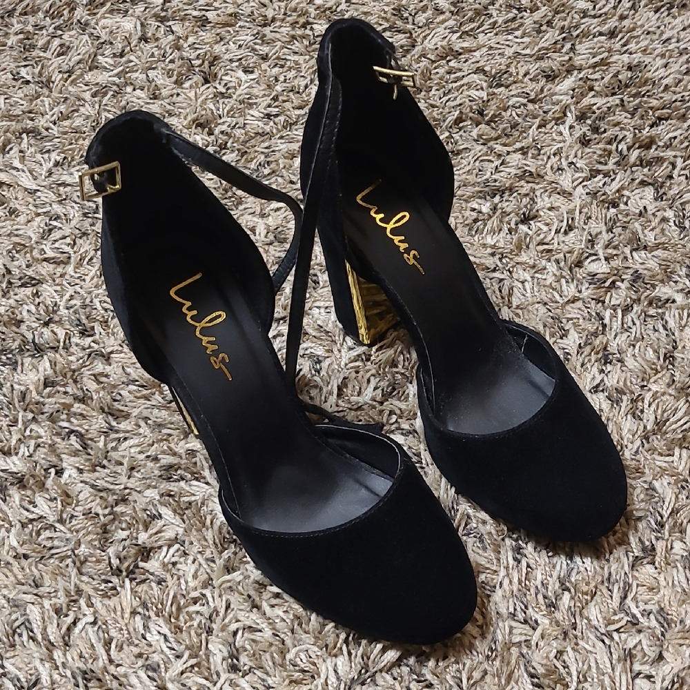 Lulu's Black and Gold Heels